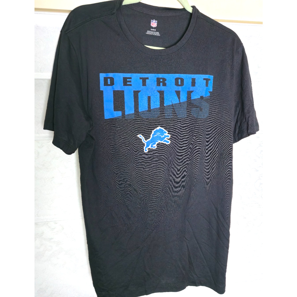 Detroit Lions New Era NFL T Shirt Mens Large Black Blue Graphic Football Tee NEW